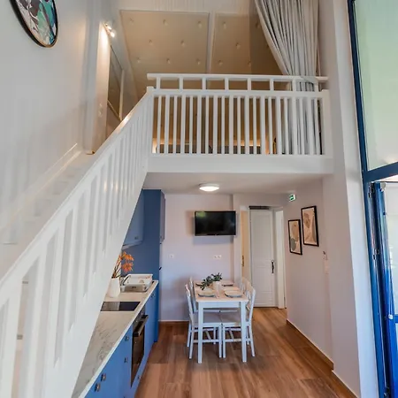 Palm Tree Corfu Apt. Апартаменты
